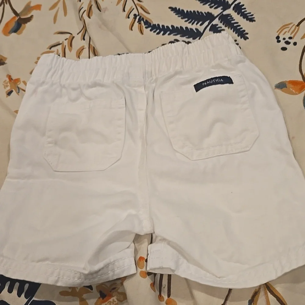 ❤️10/$13 White Elastic Waist Shorts